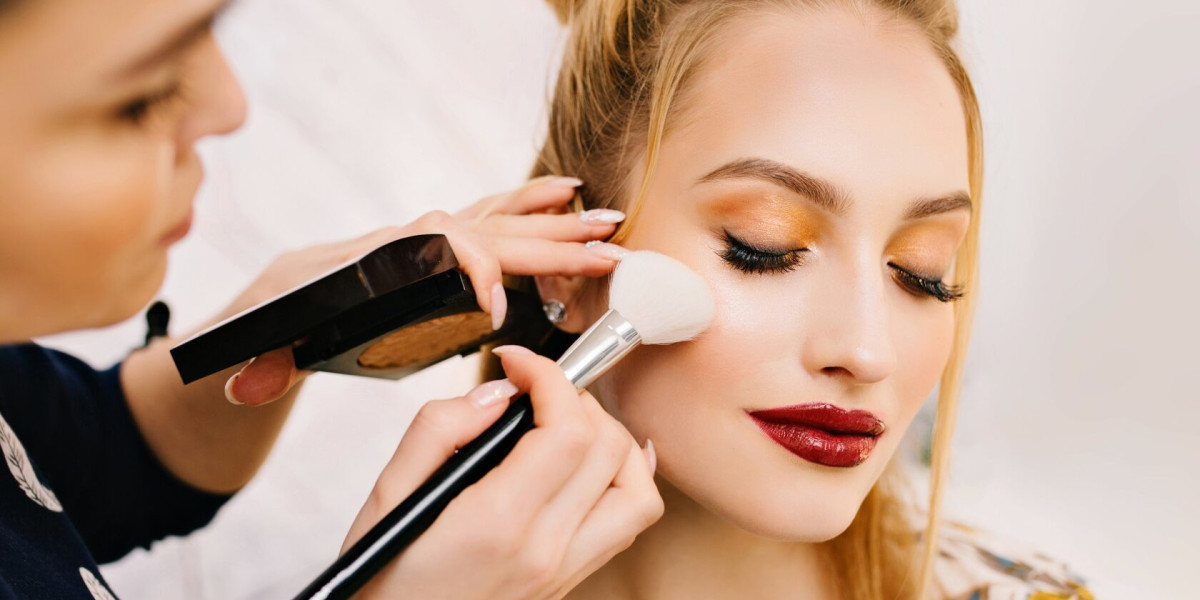 Top 5 Makeup Trends That Are Taking Over Right Now