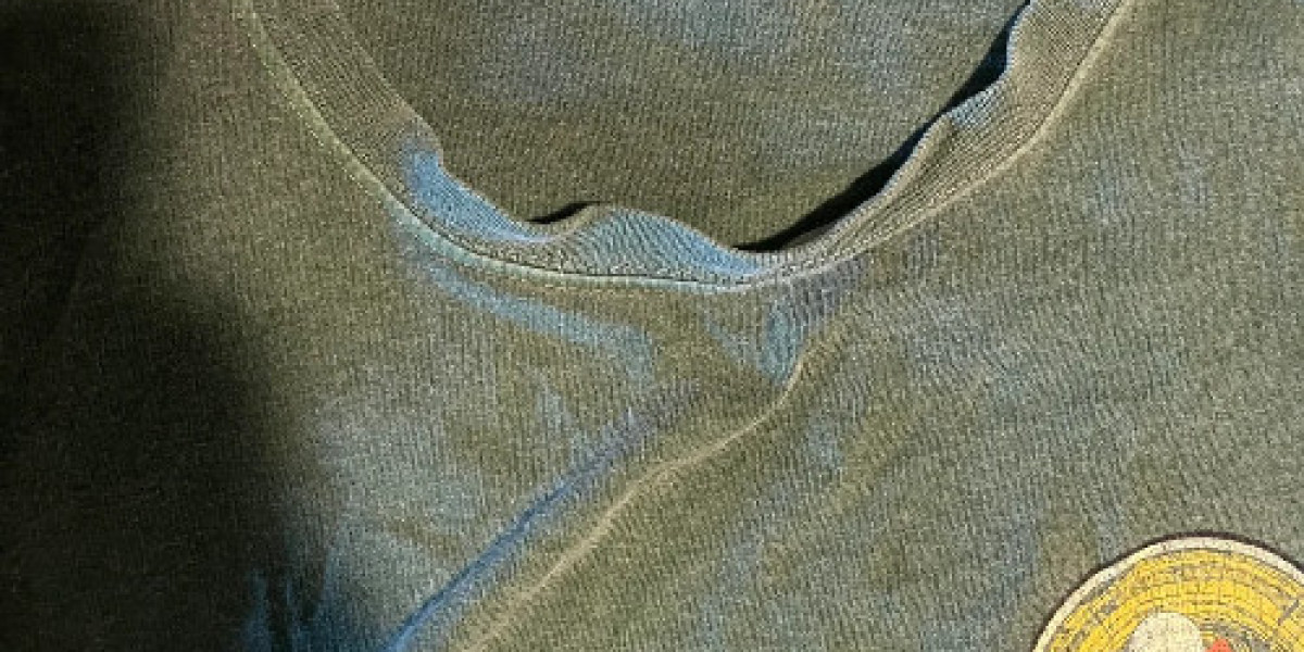 How To Machine Wash T-Shirts Without Stretching